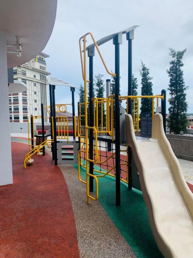 Triple D @ Troika Residence Кота Бару Екстериор снимка